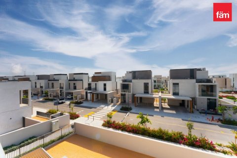 Снять в аренду виллу в Дубае: 4 спальни, 589.7м², № 96290 - фото 13