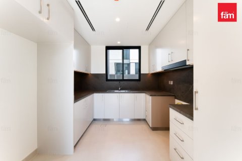 Снять в аренду виллу в Дубае: 4 спальни, 589.7м², № 96290 - фото 17