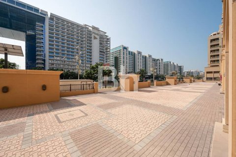 Снять в аренду таунхаус в Пальме Джумейре, Дубай: 3 спальни, 346м², № 21775 - фото 3