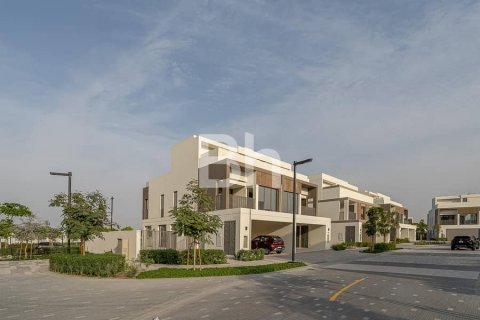 Снять в аренду таунхаус в Tilal Al Ghaf, Дубай: 4 спальни, 317м², № 22169 - фото 16