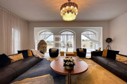 Снять в аренду виллу в Арабиан Ранчес, Дубай: 6 спален, 790м², № 22166 - фото 8