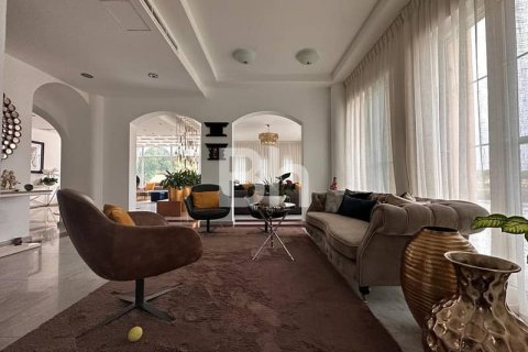 Снять в аренду виллу в Арабиан Ранчес, Дубай: 6 спален, 790м², № 22166 - фото 5