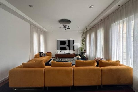 Снять в аренду виллу в Арабиан Ранчес, Дубай: 6 спален, 790м², № 22166 - фото 3