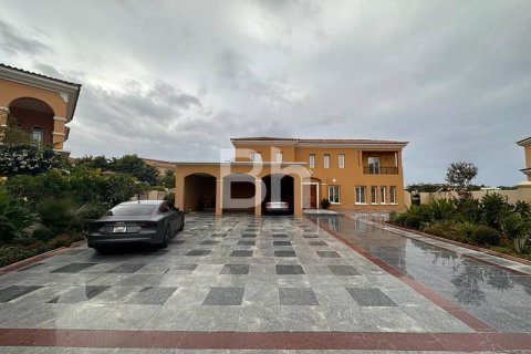 Снять в аренду виллу в Арабиан Ранчес, Дубай: 6 спален, 790м², № 22166 - фото 1