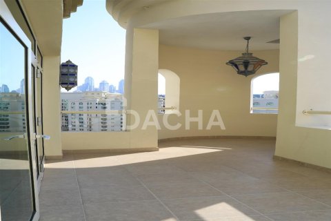 Apartment in Palm Jumeirah, Dubai 3 bedrooms, 202.6 sq.m. № 6911 - photo 11