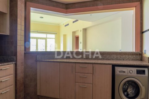 Apartment in Palm Jumeirah, Dubai 3 bedrooms, 202.6 sq.m. № 6911 - photo 8