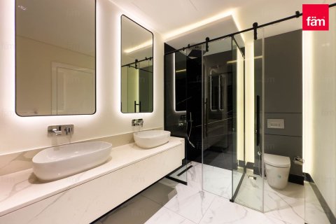 Apartment in Business Bay, Dubai 2 bedrooms, 199 sq.m. № 53293 - photo 15