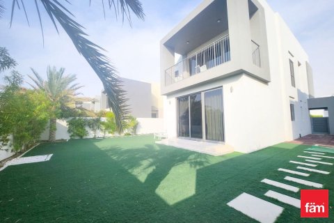Villa in Dubai Hills Estate, Dubai 3 bedrooms, 424.8 sq.m. № 53294 - photo 1