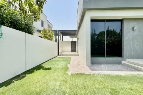 Снять в аренду виллу в Дубай Хилс Эстейт, Дубай: 4 спальни, 326м², № 78051 - фото 10