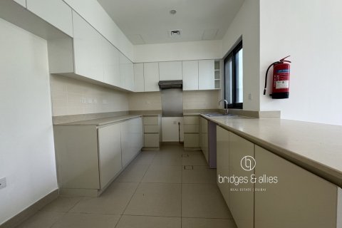 Снять в аренду виллу в Дубай Хилс Эстейт, Дубай: 4 спальни, 326м², № 78051 - фото 7