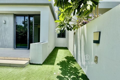 Снять в аренду виллу в Дубай Хилс Эстейт, Дубай: 4 спальни, 326м², № 78051 - фото 9