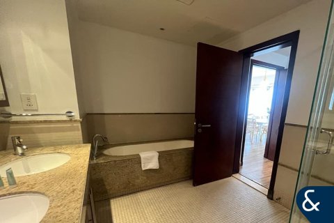 Apartment in SOUTH RIDGE in Downtown Dubai (Downtown Burj Dubai), Dubai 2 bedrooms, 134 sq.m. № 99102 - photo 7