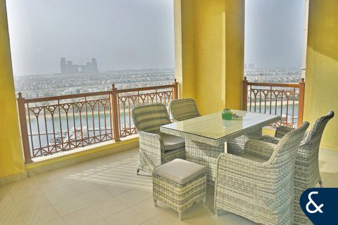 Apartment in Palm Jumeirah, Dubai 2 bedrooms, 162 sq.m. № 99100 - photo 3
