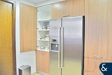 Apartment in Palm Jumeirah, Dubai 2 bedrooms, 162 sq.m. № 99100 - photo 10