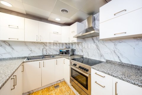 Apartment in Greens, Dubai 2 bedrooms, 130.81950139 sq.m. № 63374 - photo 9