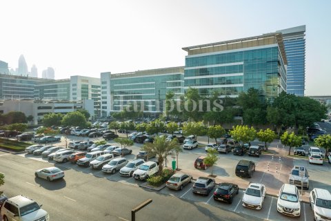 Apartment in Greens, Dubai 2 bedrooms, 130.81950139 sq.m. № 63374 - photo 1