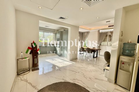 Villa in Springs 8, The Springs, Dubai 2 bedrooms, 166.66798200 sq.m. № 63385 - photo 10