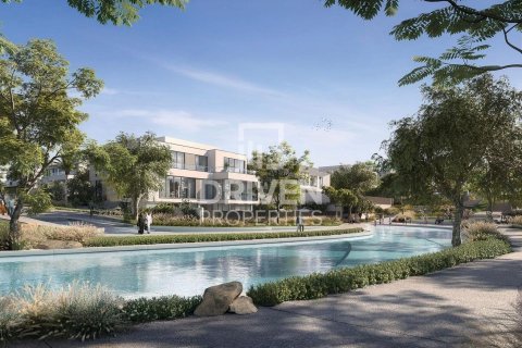 Villa in Dubai 6 bedrooms, 1059 sq.m. № 65777 - photo 9