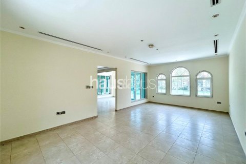 Villa en Legacy, Jumeirah Park, Dubai, 3 dormitorios, 294 m², № 44817 - foto 6