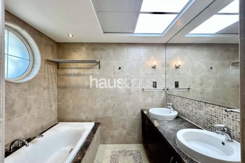 Villa en Legacy, Jumeirah Park, Dubai, 3 dormitorios, 294 m², № 44817 - foto 13