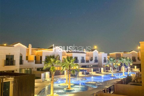 Adosado en Jumeirah Golf Estates, Dubai, 3 dormitorios, 204 m², № 44805 - foto 2
