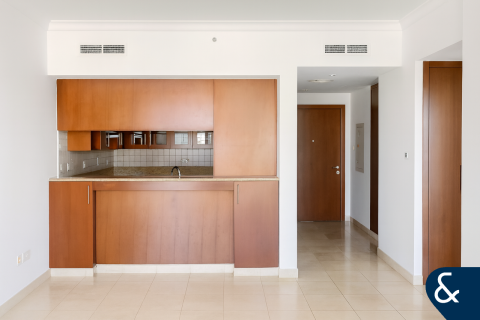 Apartment in The Views, Dubai 1 bedroom, 68 sq.m. № 79394 - photo 4