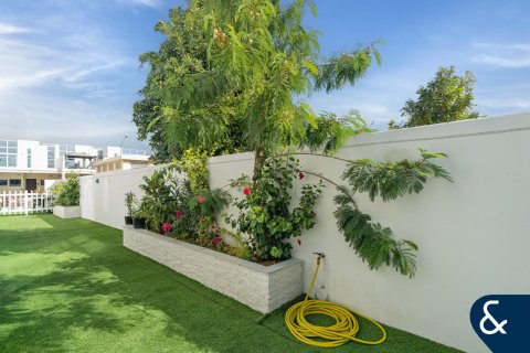 Купить виллу в DAMAC Hills (Akoya by DAMAC), Дубай: 6 спален, 322м², № 98499 - фото 3