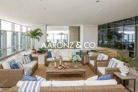 Ático en Business Bay, Dubai, 5 dormitorios, 878 m², № 95246