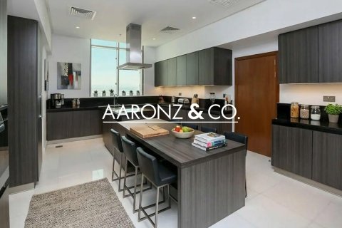 Ático en Business Bay, Dubai, 5 dormitorios, 878 m², № 95246 - foto 7