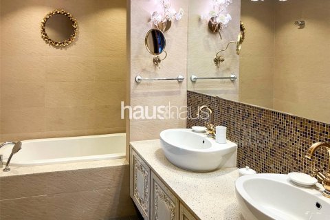 Apartment in Marina Residences, Palm Jumeirah, Dubai 2 bedrooms, 162 sq.m. № 44581 - photo 6