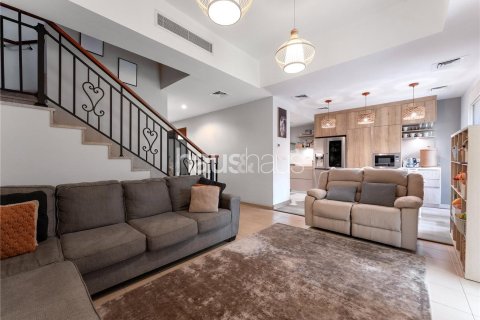 Купить виллу в Арабиан Ранчес, Дубай: 2 спальни, 175м², № 43884 - фото 4