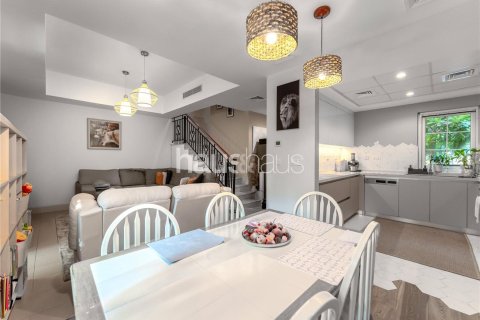 Купить виллу в Арабиан Ранчес, Дубай: 2 спальни, 175м², № 43884 - фото 1