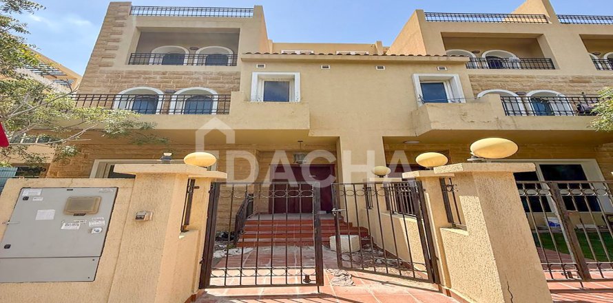 Townhouse in District 15, Jumeirah Village Circle, Dubai 3 bedrooms, 129 sq.m. № 110315
