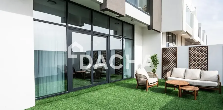 Townhouse in Dubai 2 bedrooms, 106 sq.m. № 110312