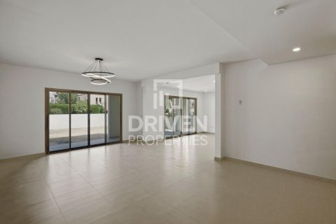 Villa in Jebel Ali, Dubai 4 bedrooms, 567.82 sq.m. № 136790