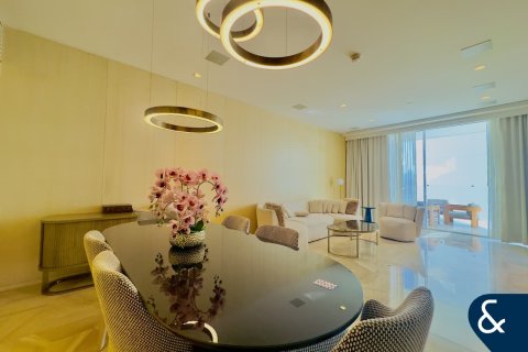 Apartment in Palm Jumeirah, Dubai 3 bedrooms, 216 sq.m. № 99167 - photo 9