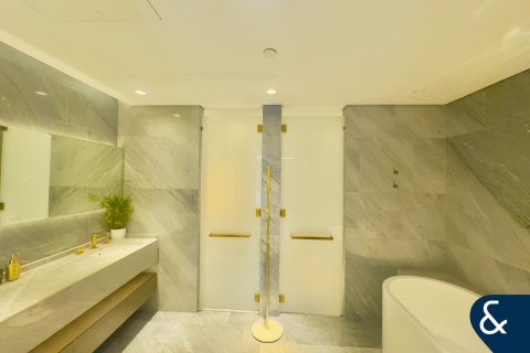 Apartment in Palm Jumeirah, Dubai 3 bedrooms, 216 sq.m. № 99167 - photo 13