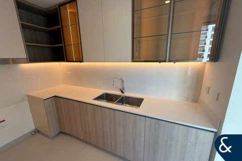 Снять в аренду квартиру в Дубай Хилс Эстейт, Дубай: 3 спальни, 130м², № 99150 - фото 5