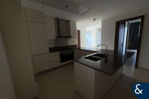 Apartment in Dubai Marina, Dubai 3 bedrooms, 182 sq.m. № 99168 - photo 17