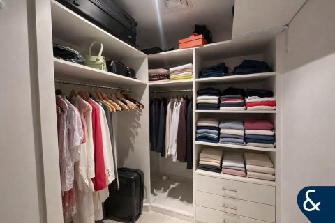 Apartment in SOUTH RIDGE in Downtown Dubai (Downtown Burj Dubai), Dubai 2 bedrooms, 152 sq.m. № 99152 - photo 14