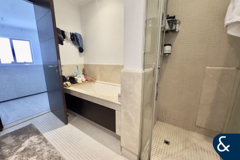 Apartment in SOUTH RIDGE in Downtown Dubai (Downtown Burj Dubai), Dubai 2 bedrooms, 152 sq.m. № 99152 - photo 7