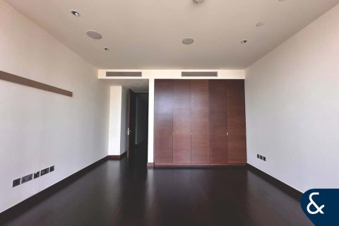 Apartment in Downtown Dubai (Downtown Burj Dubai), Dubai 3 bedrooms, 217 sq.m. № 99166 - photo 12
