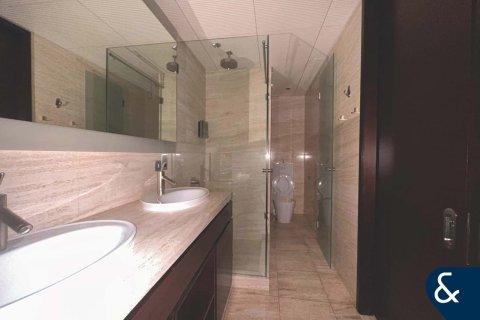 Apartment in Downtown Dubai (Downtown Burj Dubai), Dubai 3 bedrooms, 217 sq.m. № 99166 - photo 23