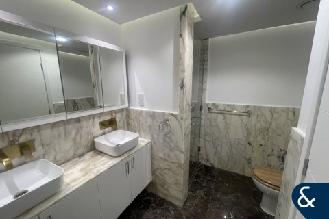 Apartment in SOUTH RIDGE in Downtown Dubai (Downtown Burj Dubai), Dubai 2 bedrooms, 154 sq.m. № 99151 - photo 9