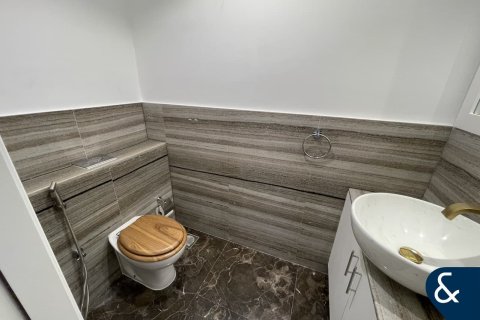 Apartment in SOUTH RIDGE in Downtown Dubai (Downtown Burj Dubai), Dubai 2 bedrooms, 154 sq.m. № 99151 - photo 8