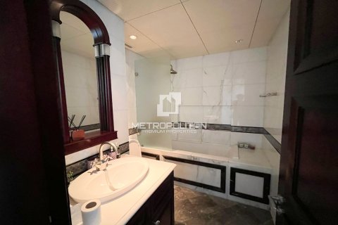 Снять в аренду квартиру в Даунтаун Дубай (Даунтаун Бурдж Дубай), Дубай: 2 спальни, 173м², № 73947 - фото 16