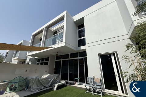 تاون هاوس في Arabella Townhouses, مُدُنْ, دبي 3 غرف نوم, 187 م² رقم 76344 - صورة 1