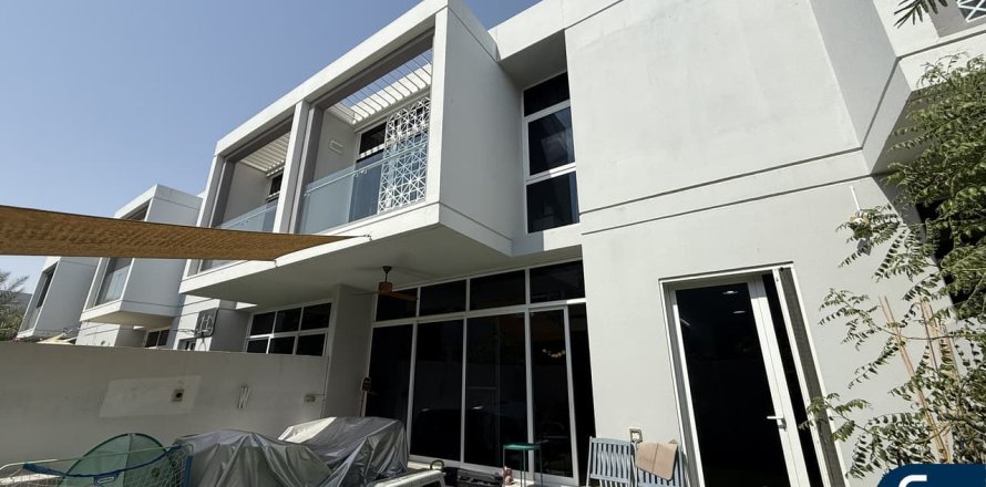 تاون هاوس في Arabella Townhouses, مُدُنْ, دبي 3 غرف نوم, 187 م² رقم 76344