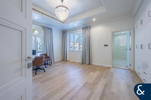 Villa in Garden Homes, Palm Jumeirah, Dubai 4 bedrooms, 612 sq.m. № 76358 - photo 16
