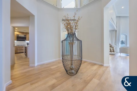 Villa in Garden Homes, Palm Jumeirah, Dubai 4 bedrooms, 612 sq.m. № 76358 - photo 5